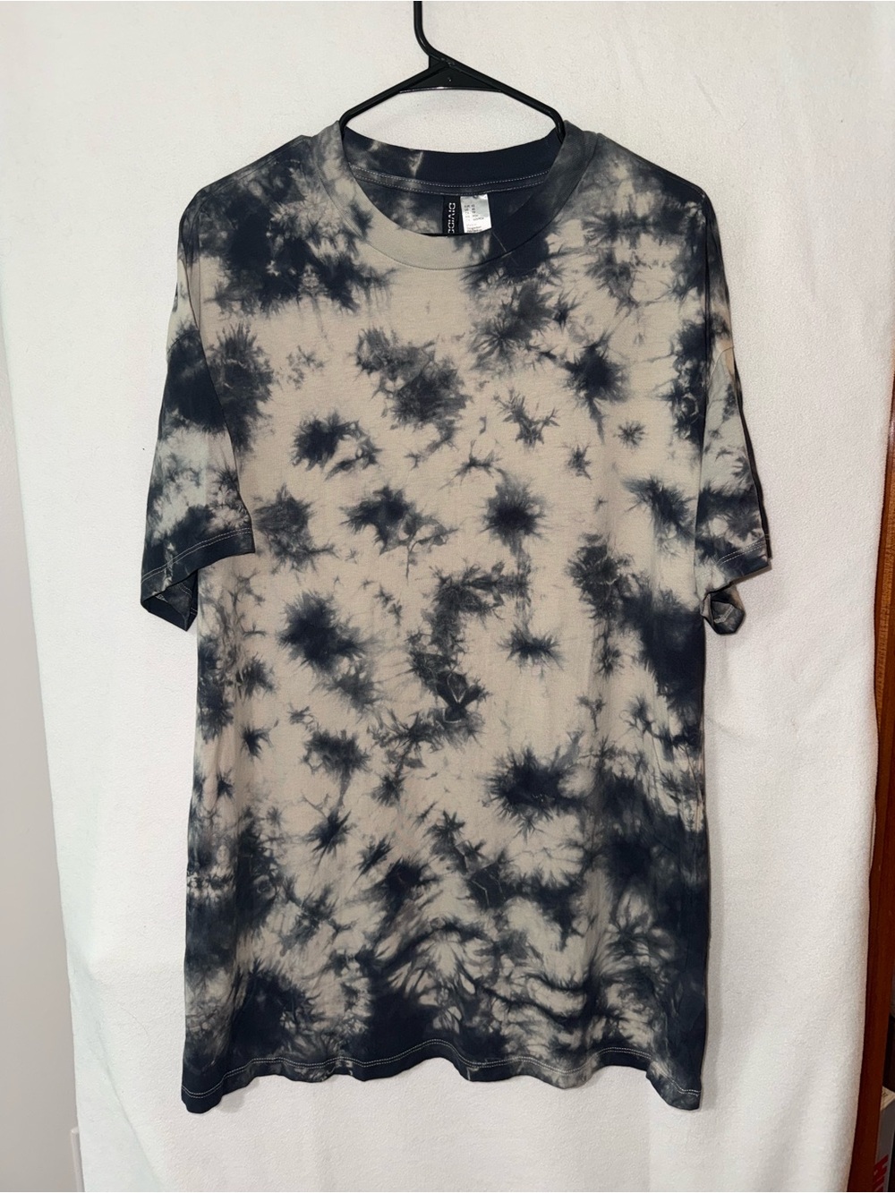 H&M Black and Cream Tie-Dye Short Sleeve Tee